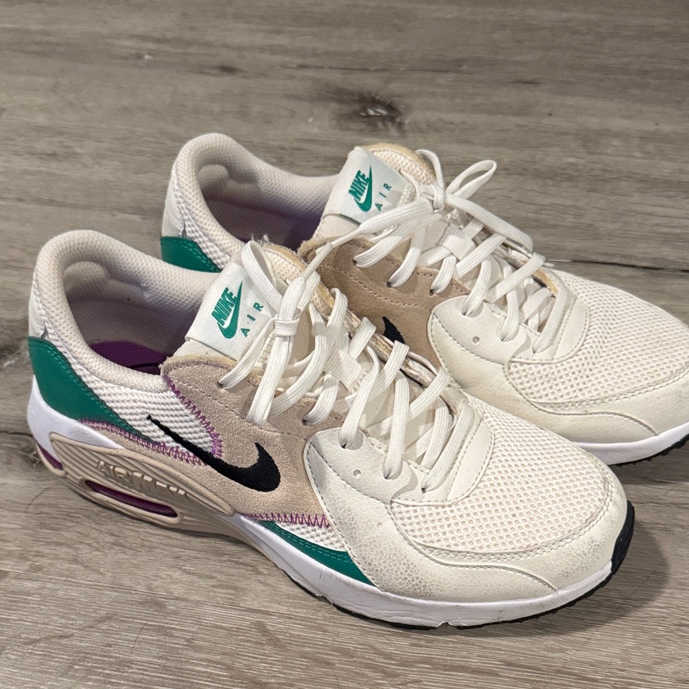 Nike Women's Cream and Green Sneakers